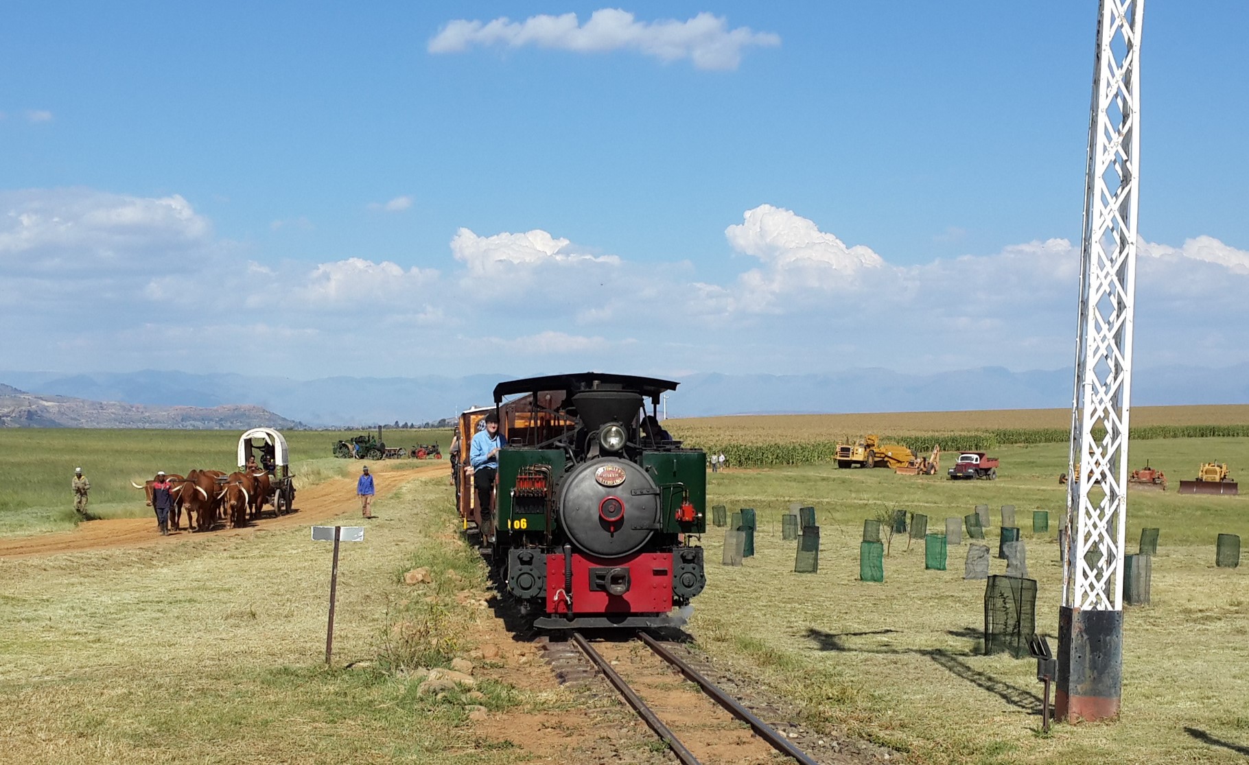 The 1914 built Fowler, “Sandy”, arrives at Hoekfontein with an Ox Wagon escort Picture by Dave Richardson