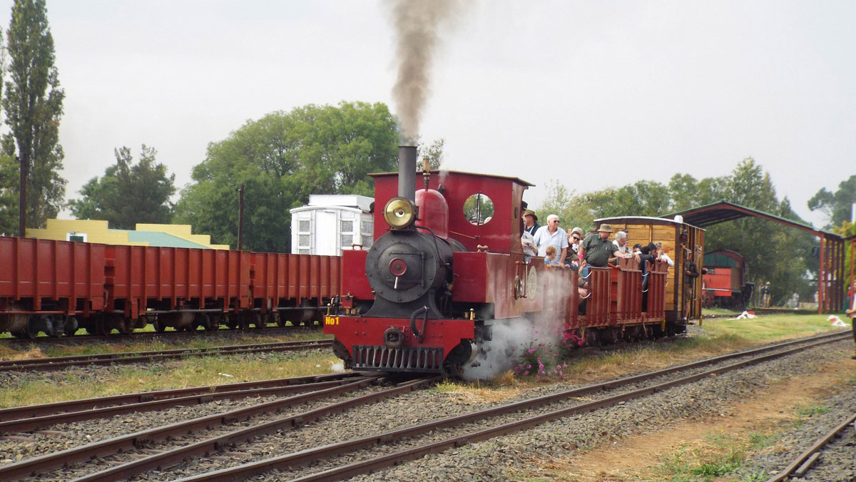A busy train with Barclay No: 1 on the first Open Day